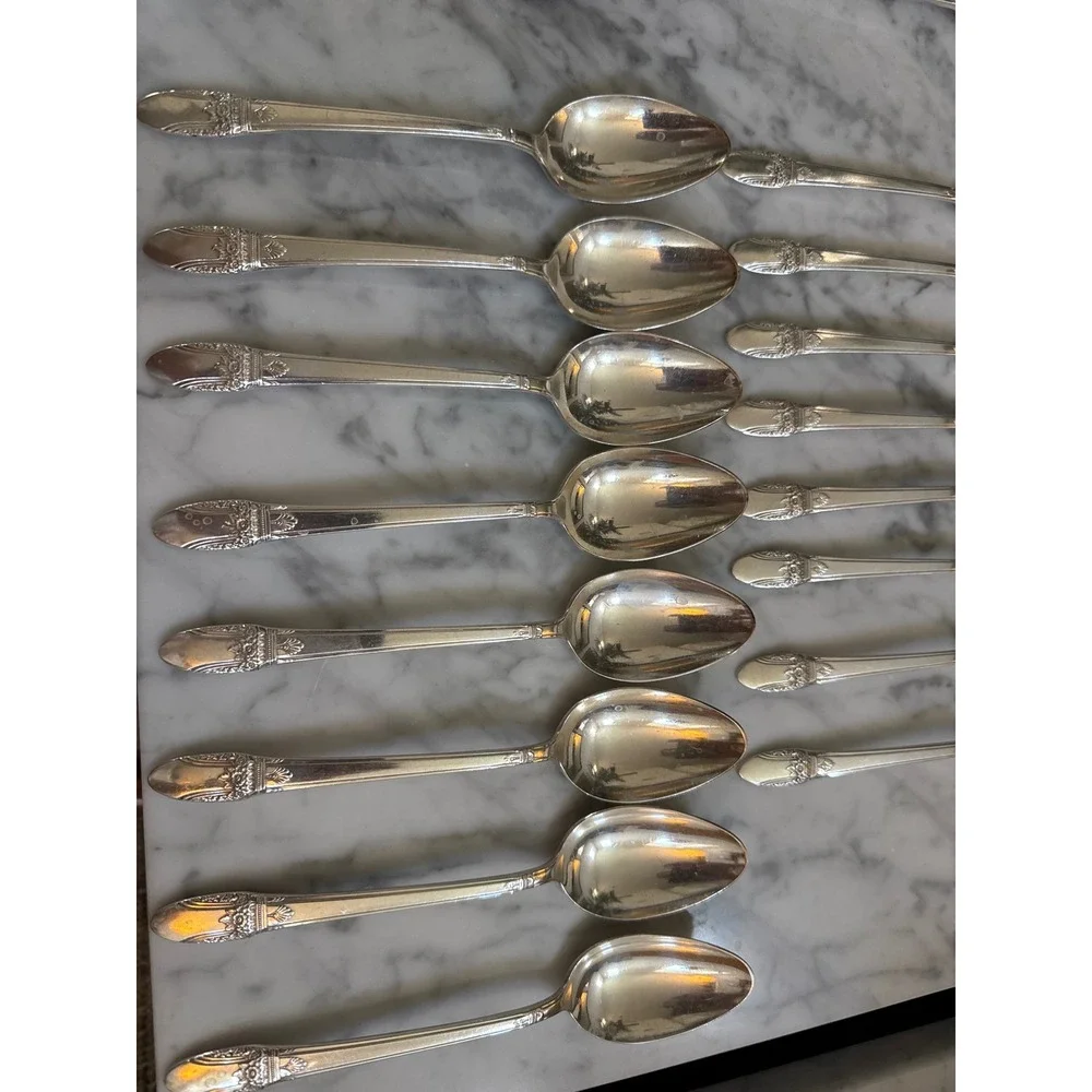 1847 Rogers Bros First Love Silverplate Flatware Set 39 Pieces Floral IS EUC